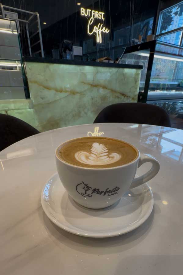 Perfecto Cafe, Bakery & Gelato - 605 Davie St, Vancouver - Vancouver Cafe